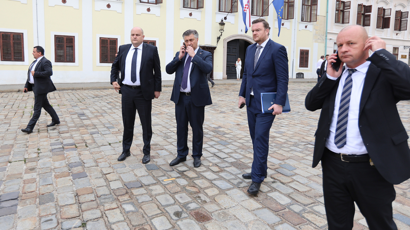 Hrvaški premier Andrej Plenković je prispel na kraj pretresljivega incidenta.