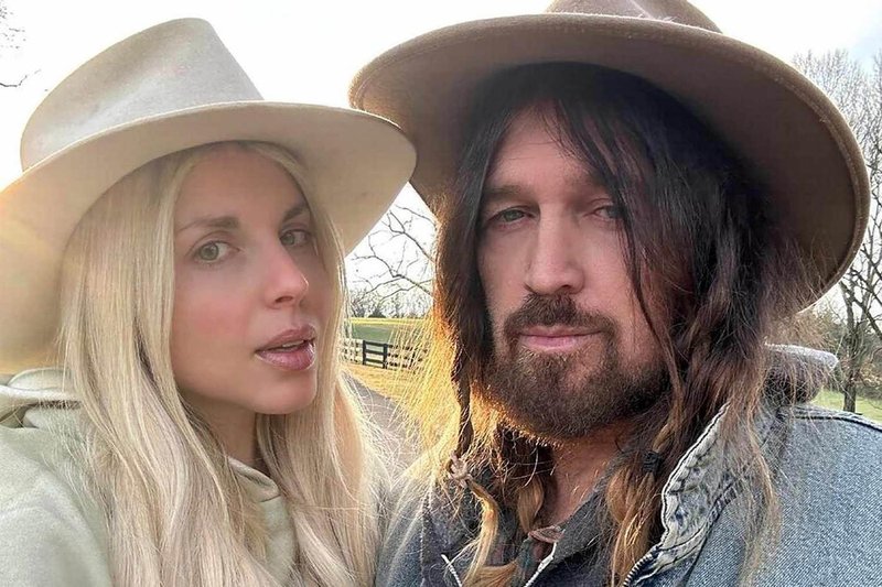 Billy Ray Cyrus se po sedmih mesecih zakona ločuje od 28 let mlajše žene.