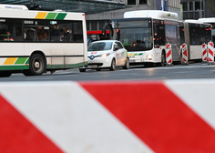 Zapira se prometna ljubljanska ulica: preverite, kje bo potekal obvoz in kje bodo vozili mestni avtobusi