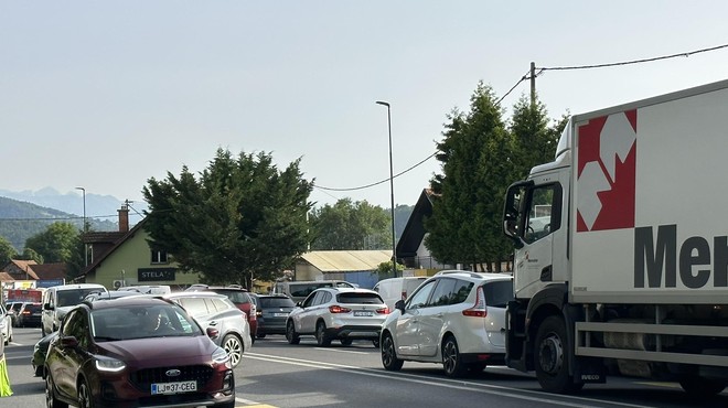 Kaos v Črnučah, ljudje besni: "Že 40 minut čakamo na avtobus, kaj se dogaja?" (LPP pojasnjuje) (foto: Uredništvo)