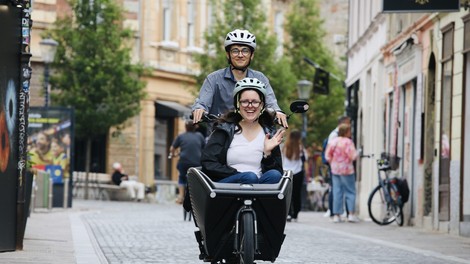 Nenavadna oblika prevoza: kako sta Anja in Martin postala svobodna s kargo kolesom (FOTO)