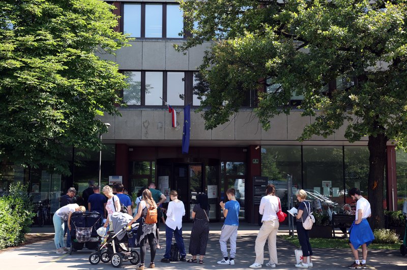 Ministrstvo za javno upravo: vedno manj upravnih enot stavka (foto: Borut Živulović /BOBO)