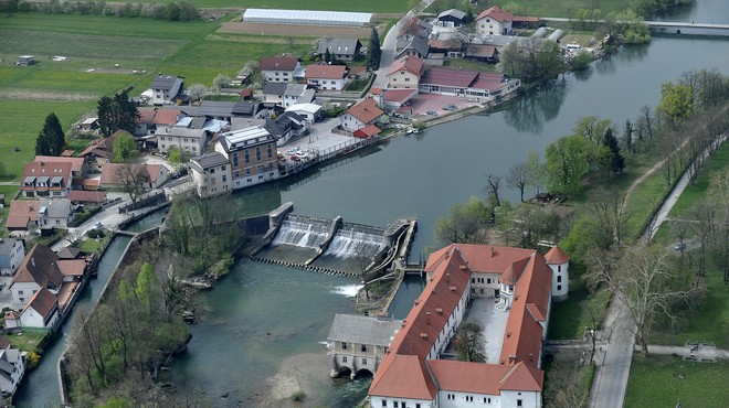 Med vejami ob strugi Ljubljanice našli truplo (foto: Žiga Živulović Jr./Bobo)