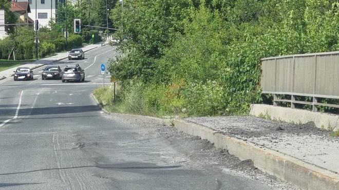 Je to najbolj neprevozen nadvoz za kolesarje v Ljubljani? (foto: Pobude meščanov)