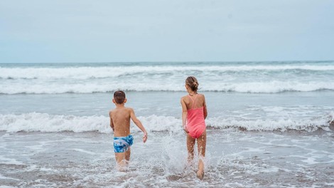 otroci, plaža, obala