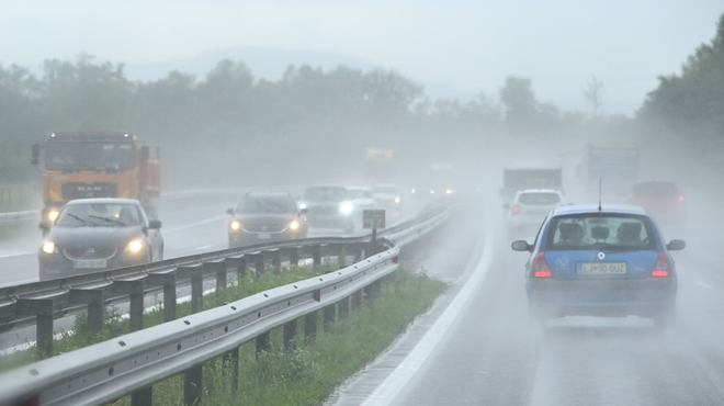 Dnevi pred nami ne bodo nič kaj prijetni: Arso napoveduje nove pošiljke ploh in neviht (foto: Žiga Živulovič jr./Bobo)