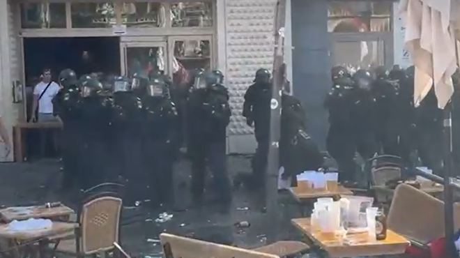 Pred tekmama v slovenski skupini hudi izgredi v Nemčiji: po zraku letelo vse živo, policija vrnila z dvojno mero (VIDEO) (foto: Nova.rs/posnetek zaslona)