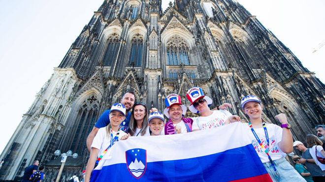 Slovenci preplavili Köln, v navijaški coni jih zabava Siddharta, na tekmi pa jih bo več kot ... (FOTO+VIDEO) (foto: Profimedia)