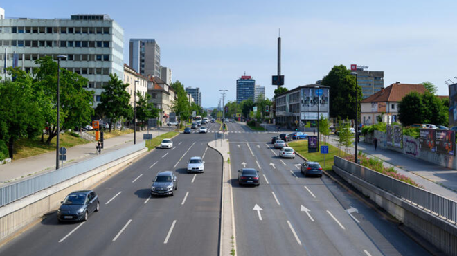 Kaos na vidiku? Za več dni bodo zaprli eno najbolj prometnih cest v Ljubljani (foto: Miran Kambič)