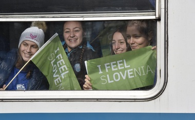 Navijači se pripravljajo na ponedeljkovo nogometno tekmo, kako priti do Frankfurta?