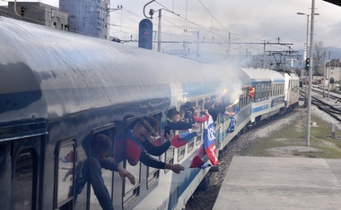 Navijači se pripravljajo na ponedeljkovo nogometno tekmo, kako priti do Frankfurta?