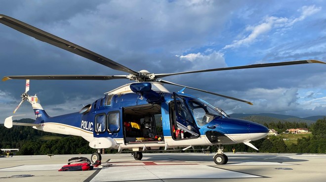 Odločitev je padla: Slovenija ogroženi državi pošilja dva svoja helikopterja s posadkama (foto: Policija)