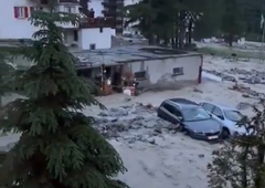 Nekatere evropske države v primežu hudih neurij: poplave, plazovi in močni nalivi (VIDEO)