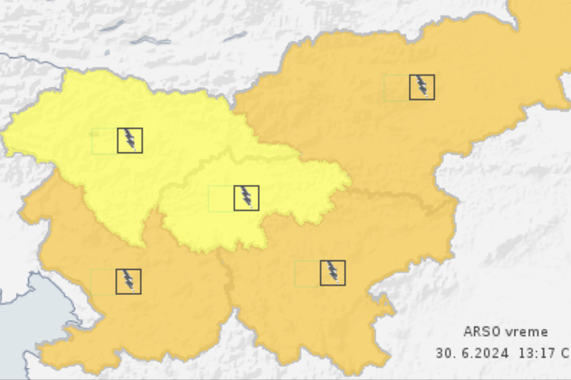 Vremenoslovci s slabo novico: prihajajo močne nevihte, debela toča in vetrovni sunki (foto: Arso)