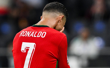 Ronaldo odprl vrata svoje osupljive vile: luksuz vsepovsod, v eno od sob pa je snemalcem prepovedal vstop (VIDEO)