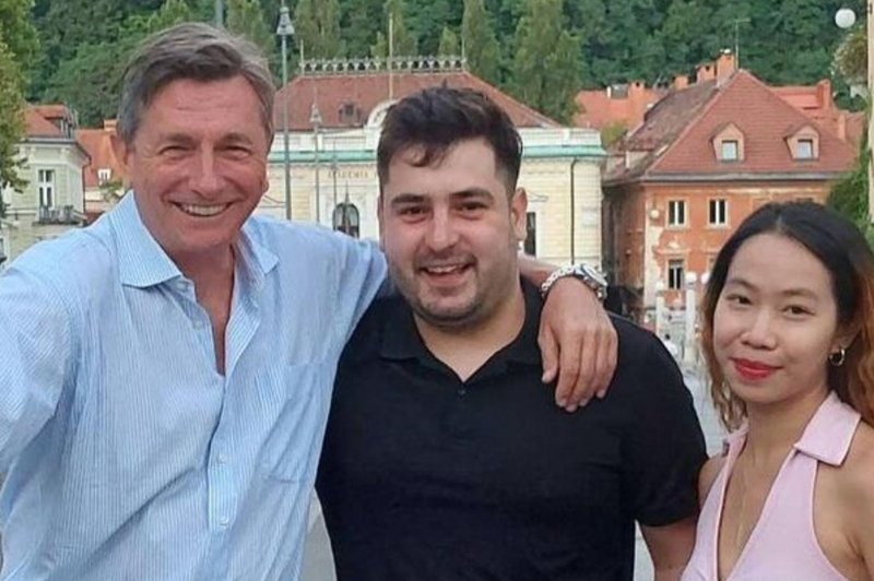 Borut Pahor pokvaril zaroko: "Ona me debelo pogleda, on pa obupano skoraj v jok" (foto: Instagram/borutpahor)