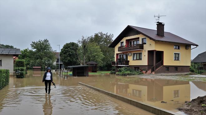 Prebivalci Strug so razočarani: cenitve hiš so prenizke (foto: Bobo)