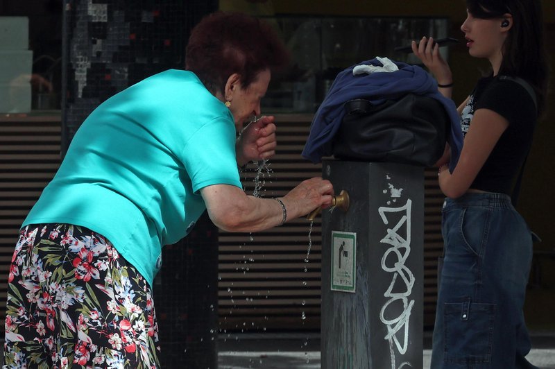 Kje v Ljubljani se lahko odžejate na prostem? Lokacij je kar ... (foto: Borut Živulovič/Bobo)