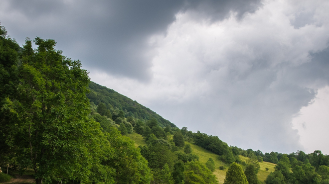 Pripravite se, tudi danes nas lahko preseneti toča (nevihte se lahko pojavijo predvsem v določenih delih države) (foto: Alen Milavec/Bobo)