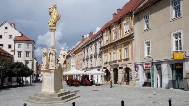 To slovensko mesto ima opazno več turistov kot lani (foto: Profimedia)