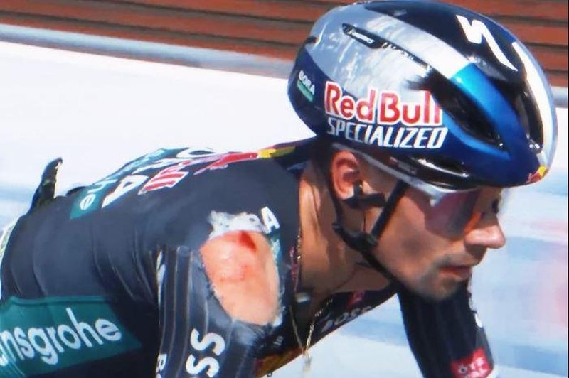 Kakšna smola! Roglič po grdem padcu izgubil skoraj dve minuti, je sanj konec? (foto: X/NBC Sports Cycling)