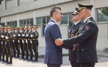 Šarec slovesno zapustil ministrstvo za obrambo: kaj si šteje za uspeh? (FOTO)