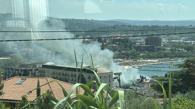 Požar zajel Portorož: gori celoten kompleks, cesta zaprta (FOTO) (foto: Uredništvo)