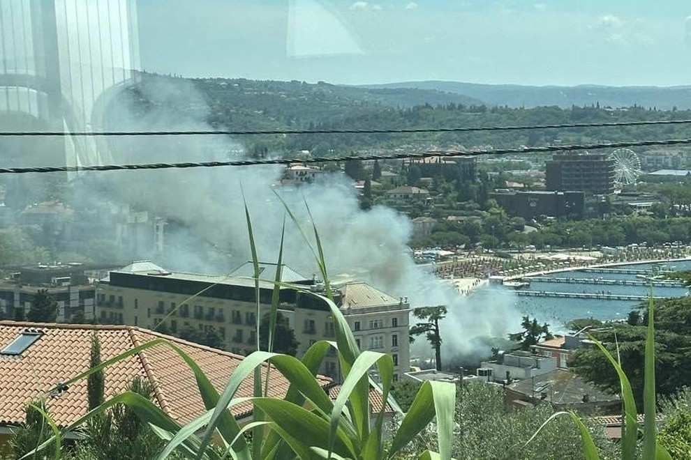 Požar zajel Portorož: gori celoten kompleks, cesta zaprta (FOTO)