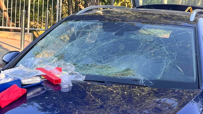 Grozljive posledice: 15-letnik z električnim skirojem s polno hitrostjo v avto ("Pokažite fotografije otrokom!") (foto: Facebook Vilinski Simboli - uradna stran)