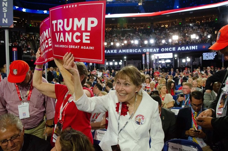 Tekma za predsedniški stolček v polnem teku: Trumpu izrazili podporo tudi nekdanji tekmeci (foto: Profimedia)