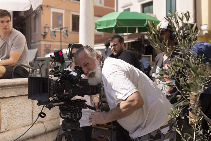 Zadnji projekt režiserja je bil film Tartinijev ključ.