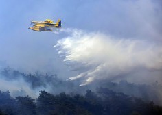 Uničujoči požar na Nanosu: pri gašenju pomagal tudi air tractor