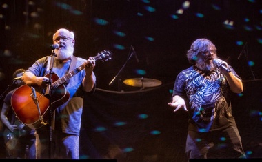 Jack Black in Kyle Gass sta ustanovna člana komične rock skupine Tenacious D.