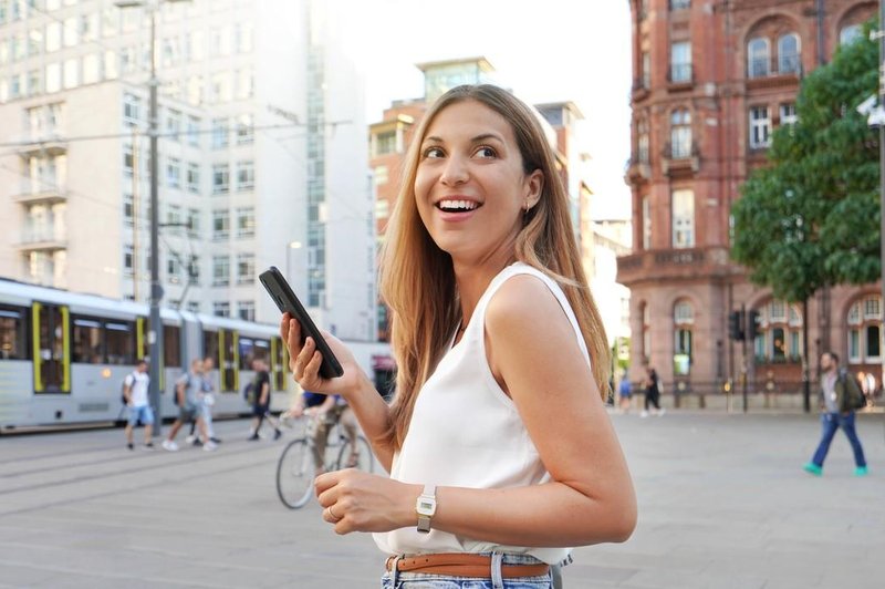 5 manj znanih pravil bontona uporabe mobilnega telefona, ki jih zelo verjetno kršite (foto: Profimedia)