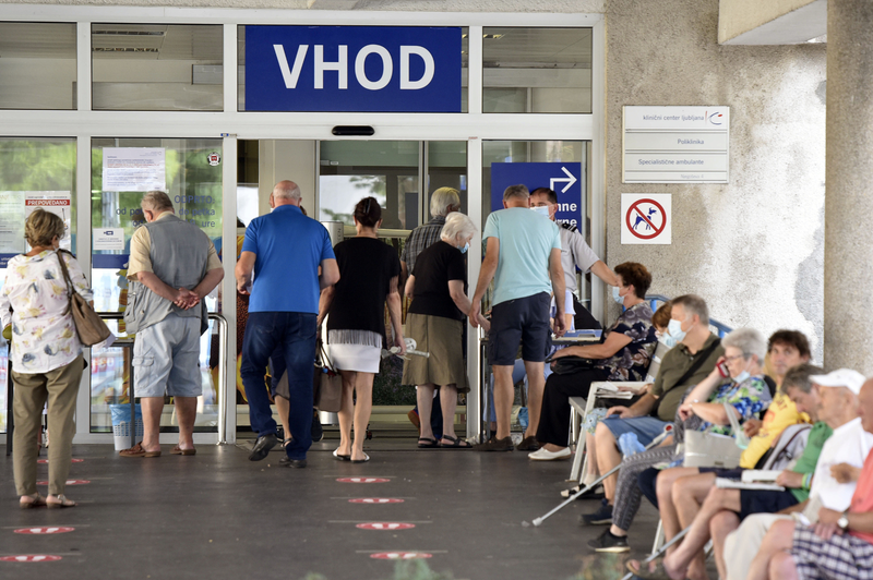 Vlada se je lotila skrajševanja čakalnih vrst: kako nameravajo to doseči? (foto: Žiga Živulovič jr./Bobo)