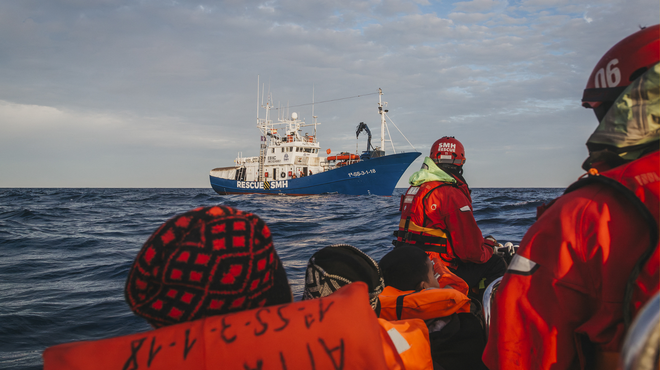 Grozljiva tragedija: natrpan čoln zajeli plameni, umrlo je najmanj 40 ljudi (foto: Profimedia)