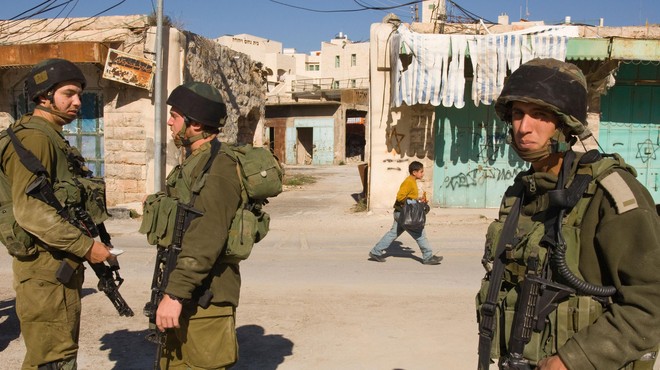 Meddržavno sodišče odločilo: izraelski naslejenci bi morali zapustiti palestinsko ozemlje in Palestincem plačati odškodnino (foto: Profimedia)