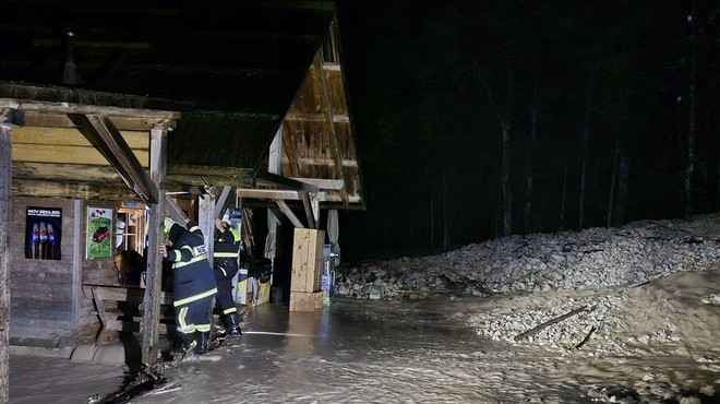 Na Gorenjskem reševali dve skupini skavtov, v Logarski dolini več ujetih planincev (FOTO) (foto: Facebook/Lovro Vrsnik)