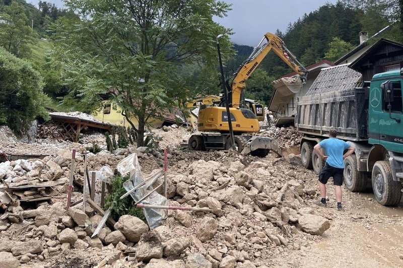 Na območje Kokre prihaja več sto prostovoljcev, ki bodo pomagali odstraniti posledice neurja (foto: Facebook/Gibanje Svoboda)