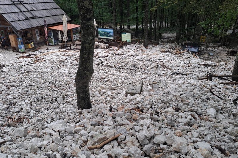 Nevihta v Logarski dolini povzročila popolno razdejanje: o čem razmišljajo pristojni? (foto: Facebook/Krajinski Park Logarska Dolina)