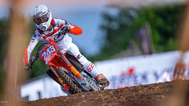 Tim Gajser še vedno vodi, a ne za veliko (foto: profimedia)