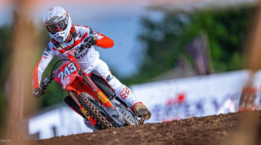 Tim Gajser še vedno vodi, a ne za veliko (foto: profimedia)