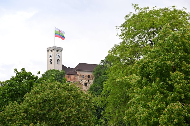 Turisti, ki obiščejo Ljubljanski grad, se lahko poleg občudovanja  čudovitih razgledov in arhitekture potopijo v bogato zgodovino slovenskega naroda.