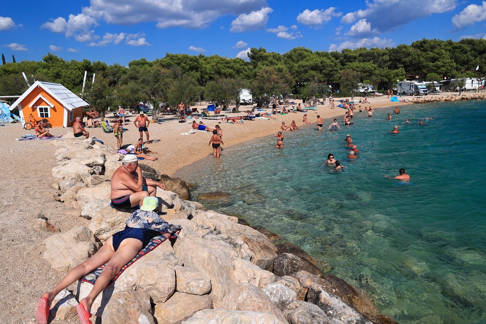 plaža hrvaška turisti