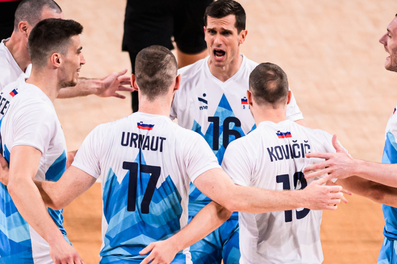 Zgodovinski uspeh! Slovenski odbojkarji na olimpijskih igrah do prve zmage (foto: Volleyball World Twitter)