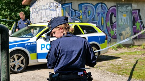 Slovenec na Hrvaškem zmerjal policiste in pobegnil, kar so našli v njegovem avtomobilu, jih je šokiralo