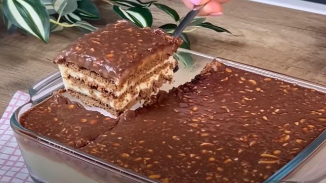 Torta brez peke – pripravite jo dobesedno v 5 minutah: poslastica je kot nalašč za tople dni (VIDEO) (foto: YouTube/Lecker mit Sophie Mayer/posnetek zaslona)