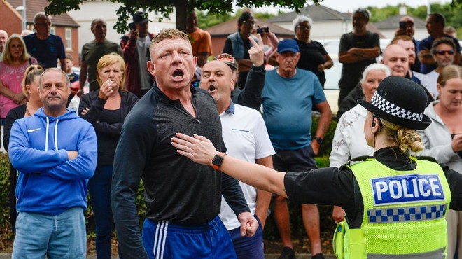 V Združenem kraljestvu aretirali več kot 150 ljudi: "Ljudje v tej državi imajo pravico biti varni" (foto: Profimedia)