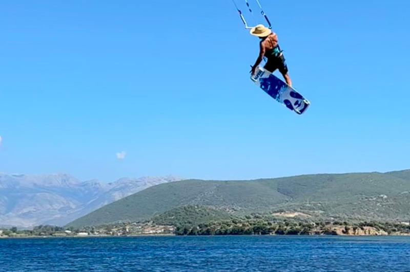 Znani Slovenec na dopustu v turističnem raju izvaja neverjetne vragolije (FOTO) (foto: arhiv Žan Košir)