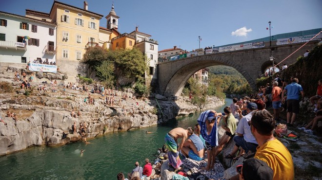 Tekmovalci z vsega sveta so se zbrali v Kanalu ob Soči: komu bo uspelo ... (foto: STA/Nebojša Tejić)